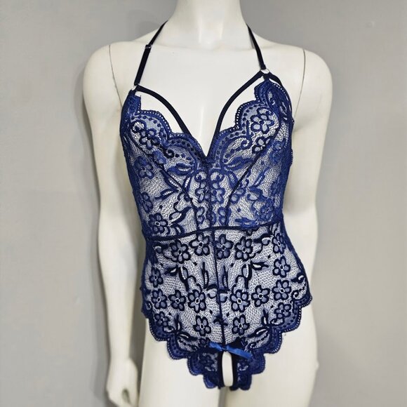 Floral Lace Scallop Crotchless Teddy - Picture 2 of 7